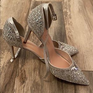 Lauren Laurraine Pumps